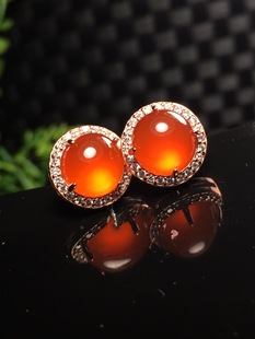 天然保山冰红耳钉925银镶嵌 颜色油润细腻 荧光超好 重3.14克