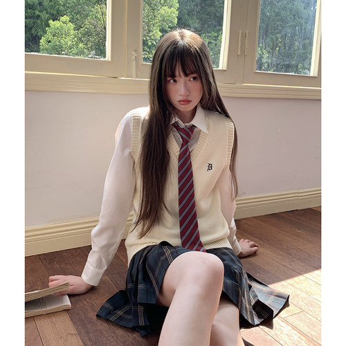 jk制服校供针织马甲百褶裙套装