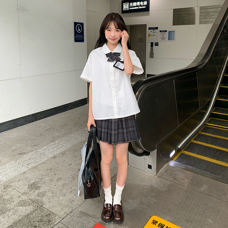 夏季套装宽松短袖白衬衫百褶裙