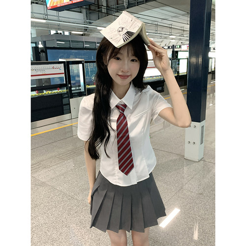 jk制服少女白色收腰衬衫套装