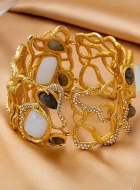 鬼才原创设计打造铜镀金时尚百搭重工不规则面树藤系列手镯