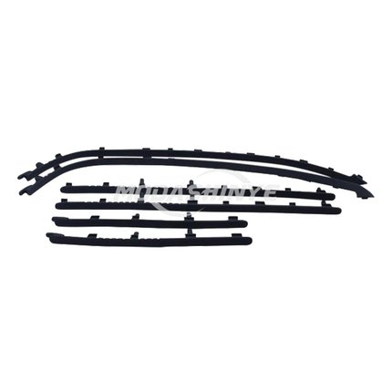 适用 VESPA GTS GTV 6日 250 300 踏板胶条 脚踏条  意大利产