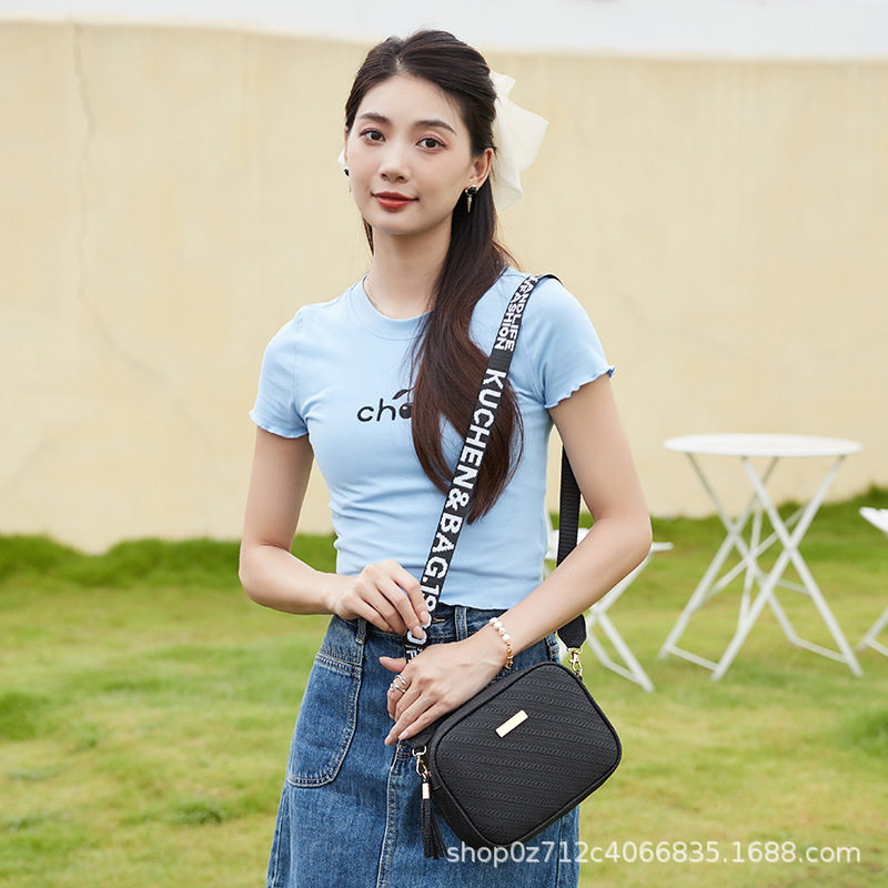 新款糖果色相机包时尚压花单肩包亮片斜挎包休闲百搭手机包