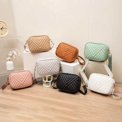 外贸跨境包包2024bag women新款女包潮流单肩斜跨包绣花ins女士包