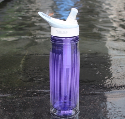 美国Camelbak 驼峰0.6L户外双层保温过滤水壶 净化水瓶水杯 特价