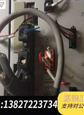 原装RCX221驱动器，成色良好，功能完好。配有