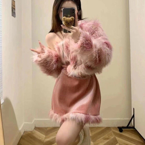 甜美温柔毛毛拼接外套+裙子套装女冬两件套时尚新款“爱心皮肤”