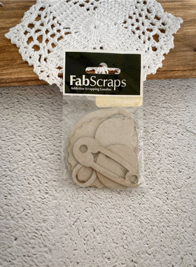 FabScraps *纸板配件 #DC57013 Bib-Pin-Rattle 围裙-别针-水壶