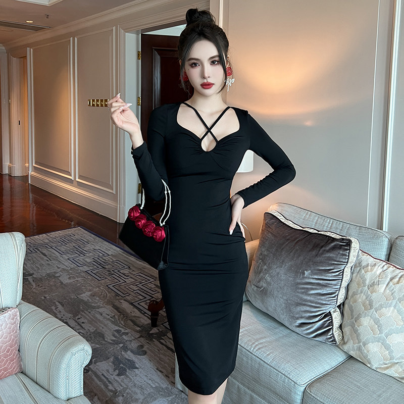 针织连衣裙梨形身材新款性感女人味显高显瘦小个子修身长袖包臀裙