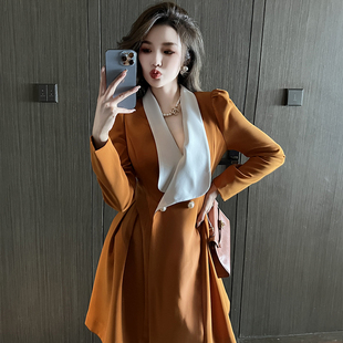 时尚洋气小个子西装连衣裙2026女轻奢高级感修身显瘦娃娃领A字裙