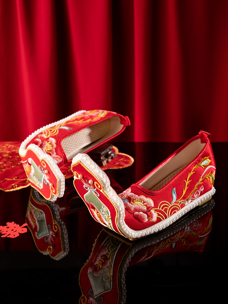 XIUHE WEDDING SHOES WOMENS SPRING NEW RED MING ANTIQUE EMBROIDERY INNER HEIGHT BAFFLE SHOES CHINESE WEDDING EMBROIDERY SHOES