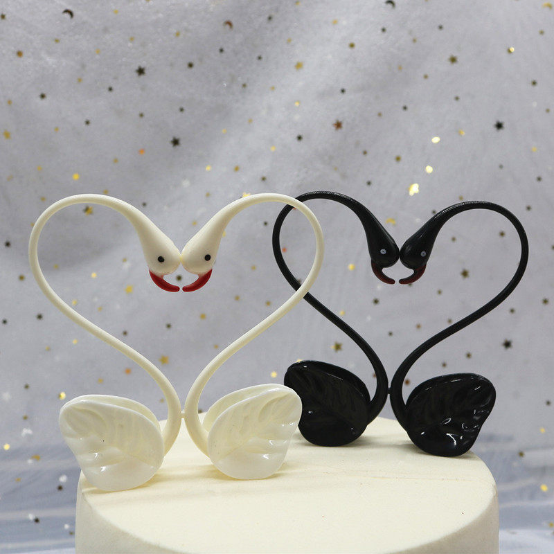 网红创意蛋糕装饰摆件黑白天鹅爱情浪漫情侣甜品台摆件婚礼装饰