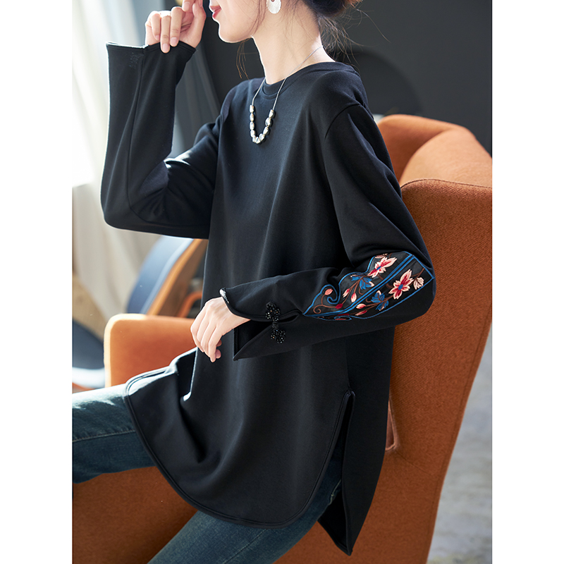 宝诗黎圆领刺绣棉质长袖T恤