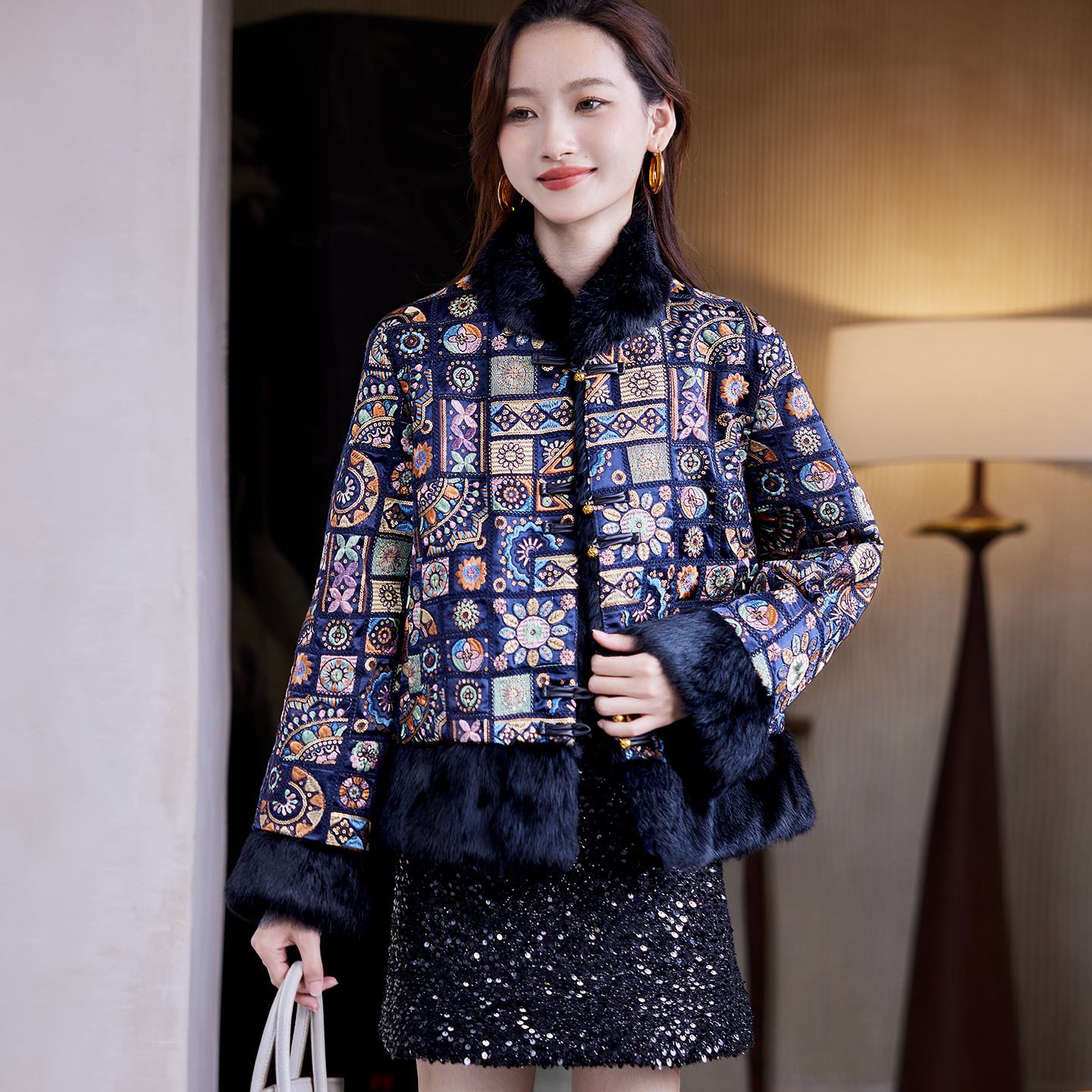 宝诗黎重工亮片刺绣加绒外套