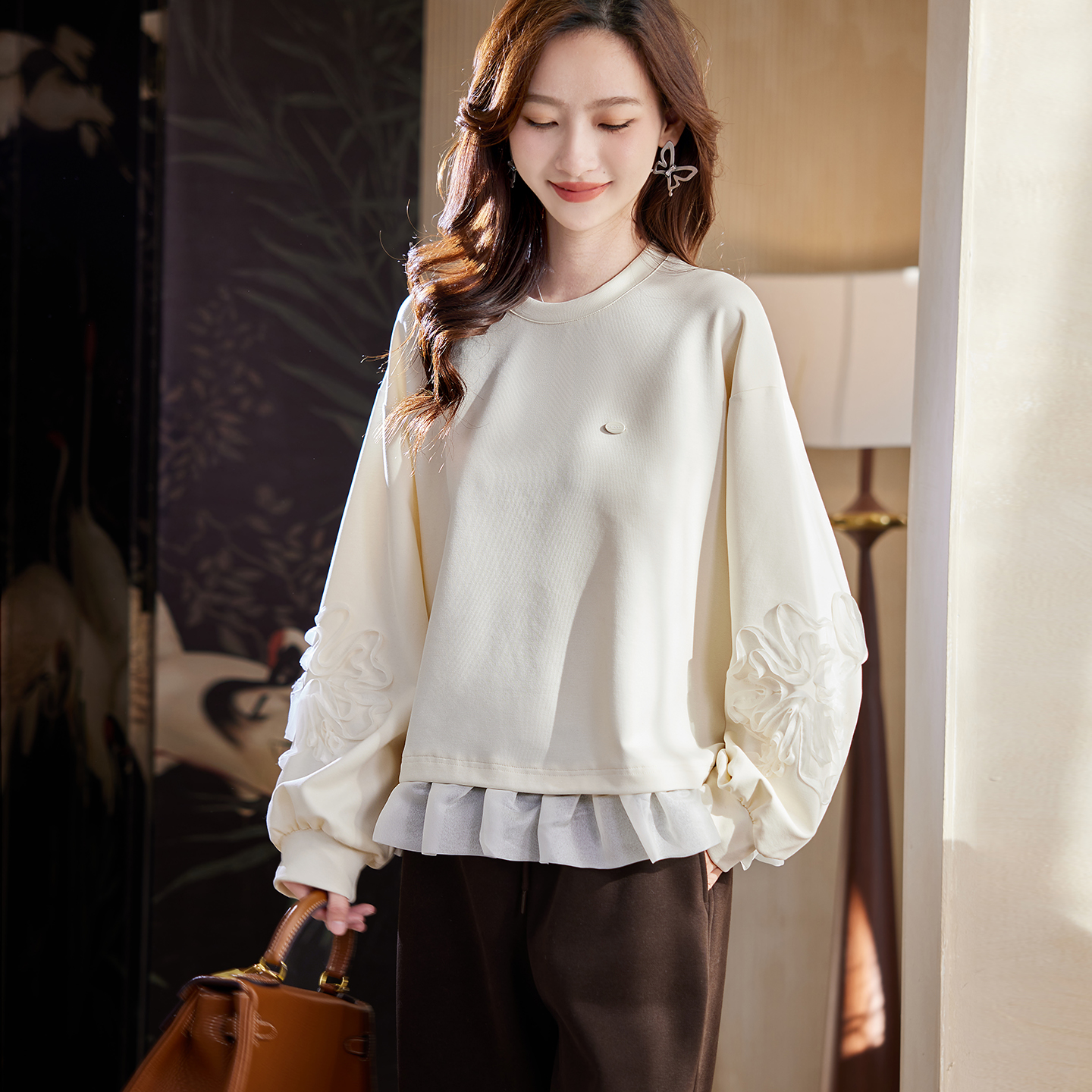 宝诗黎圆领网纱拼接慵懒卫衣