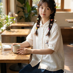 日系软妹花藤麦穗刺绣短袖衬衫女彼得潘娃娃领前短后长小个子上衣