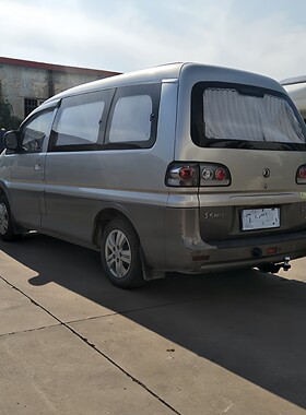 东风风行菱智V3方口防追尾杠