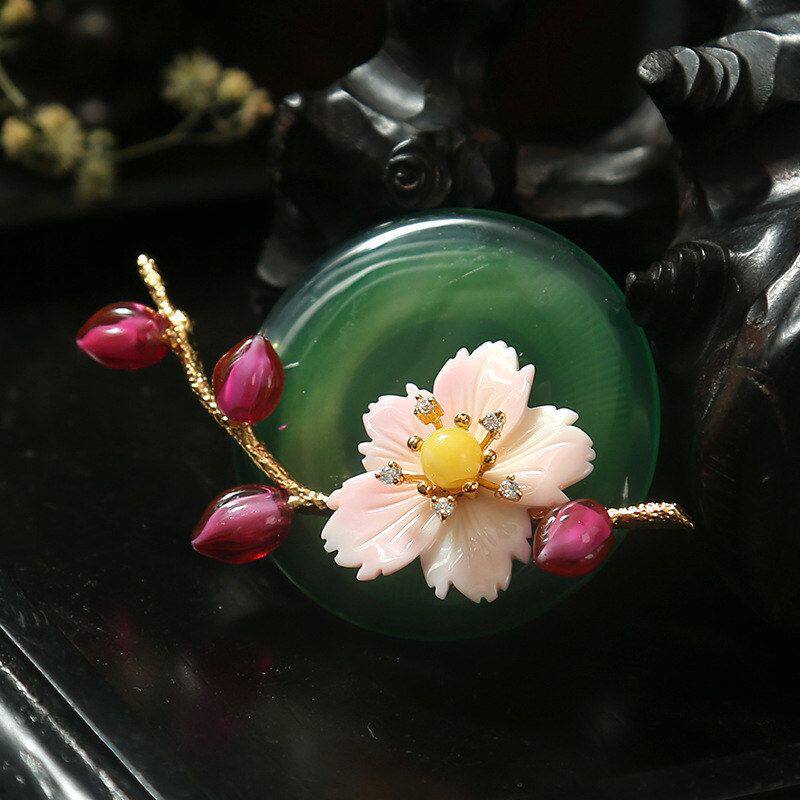 皇后玛瑙扣小众平安设计感外套胸花女贝花绿新款胸针梅花配饰朵