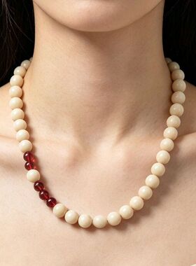 复古浅米圆珠项链酒红血珀配色