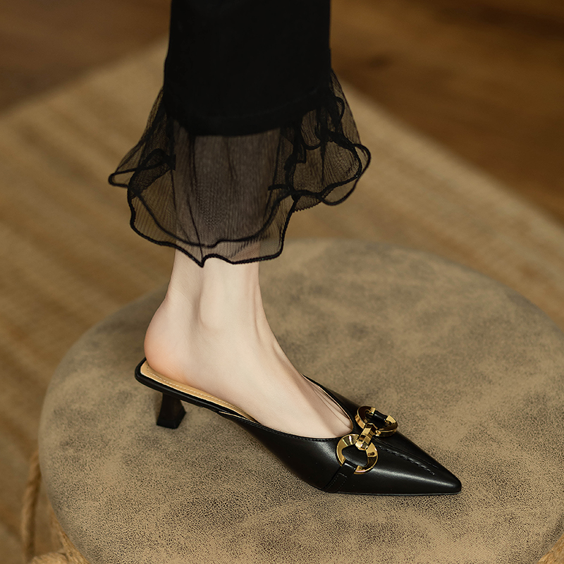 2025春夏季新款小众气质拖鞋女细跟真皮外穿时尚包头尖头高跟凉拖