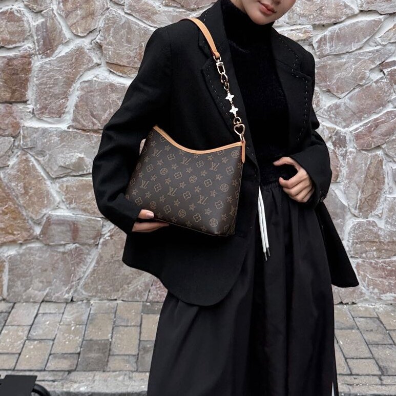 女包2026新款时尚韩版托特老花包简约百搭通勤手提单肩斜挎包包