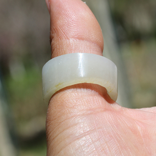 【小胡子玉器】和田玉 籽料 洒金皮 原毛孔 白玉 20.7mm扳指 指环