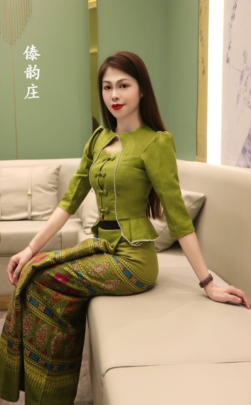 傣韵庄云南少数民族西双版纳德宏泼水节傣族服装旅游裙子拍照打卡