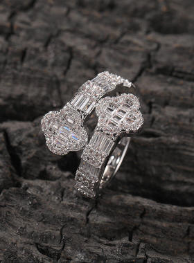 铜镶锆石四叶草戒指男女通用