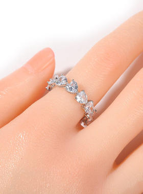 欧美时尚嘻哈戒指个性单排爱心锆石情侣指环百搭小众简约潮食指戒