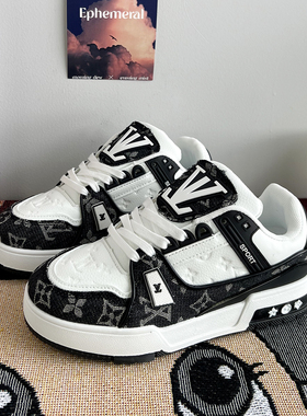 冬天鞋子女款厚底板鞋女生情侣 新款黑色面包鞋增高休闲运动鞋男