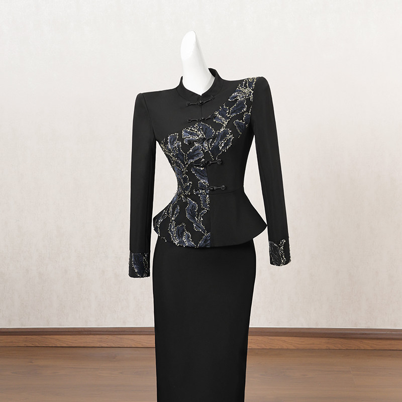 黑色新中式国风改良旗袍连衣裙女冬季长裙刺绣设计感高端礼服裙子