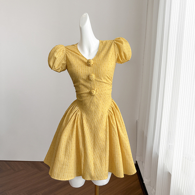 黄色复古立体花朵连衣裙