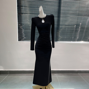 黑色重工钉珠鱼尾连衣裙女秋季长裙小众设计感御姐风高端礼服裙子