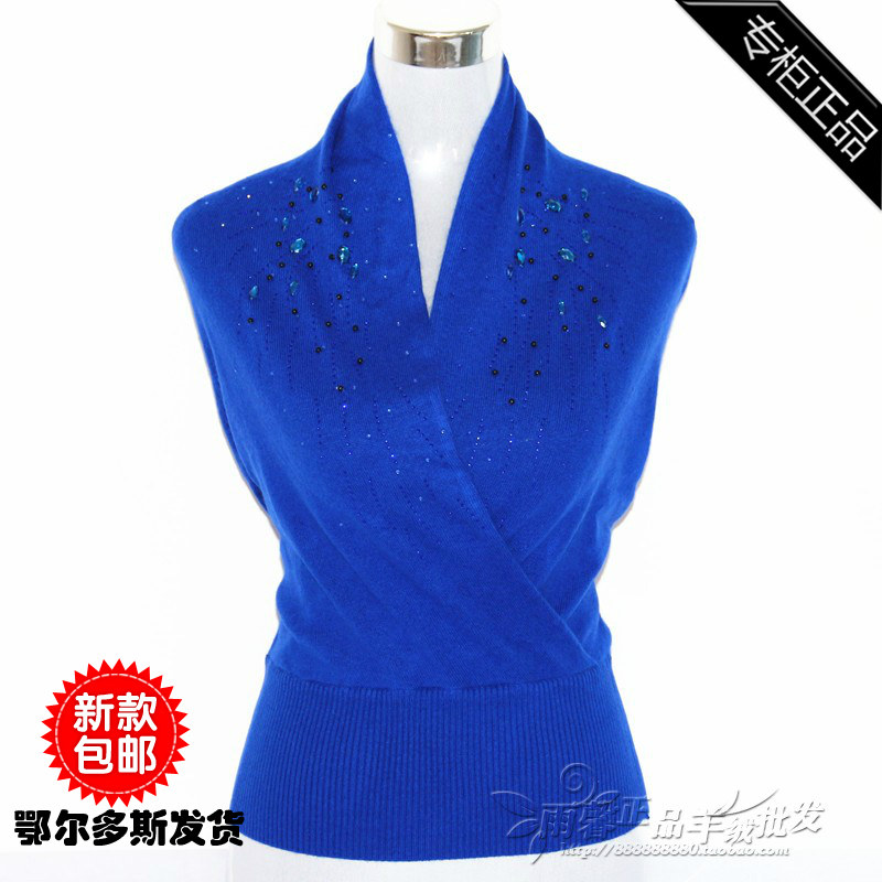 新款品牌女羊绒衫韩版显瘦减龄V领修身套头纯色羊毛衣镶钻针织衫