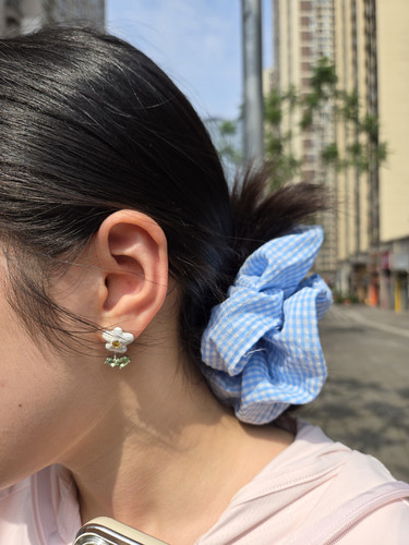 HF[周雨彤同款]何家奶油小花花耳钉新款银针轻奢耳环耳夹品 耳环