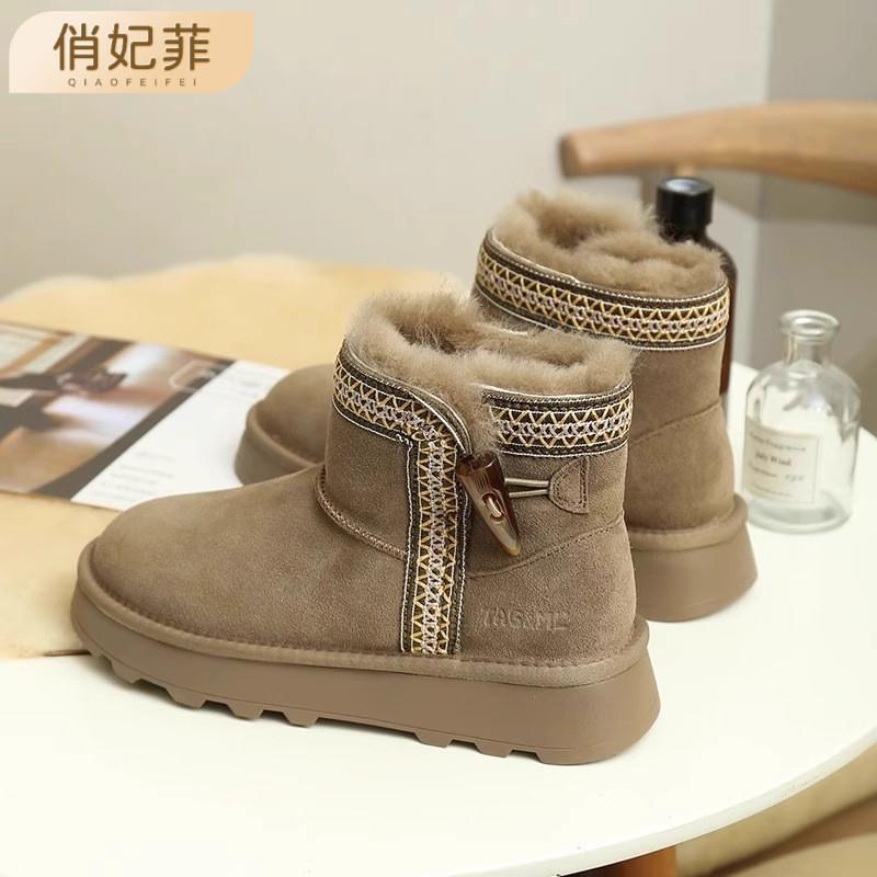 2025年秋冬季新款保暖雪地靴加绒加厚皮毛一体东北短筒加厚棉鞋