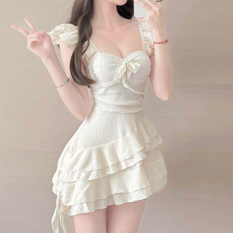 2026泳衣女款高级感绝美连体裙式遮肉显瘦小胸聚拢度假泡温泉