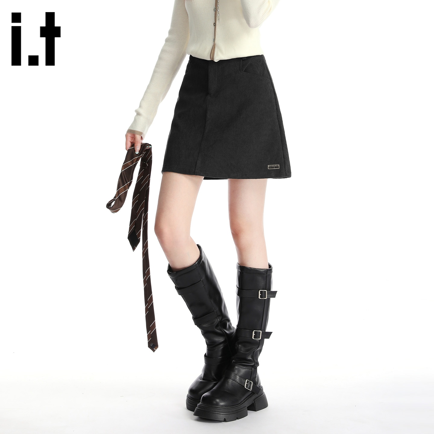 it:CHOCOOLATE黑色灯芯绒短裙女款秋冬新款高腰韩系百搭A字包臀裙