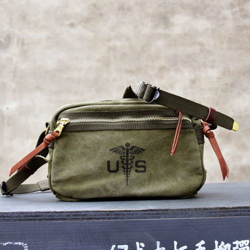 新款男士斜挎包时尚百搭单肩包大容量休闲运动手机包