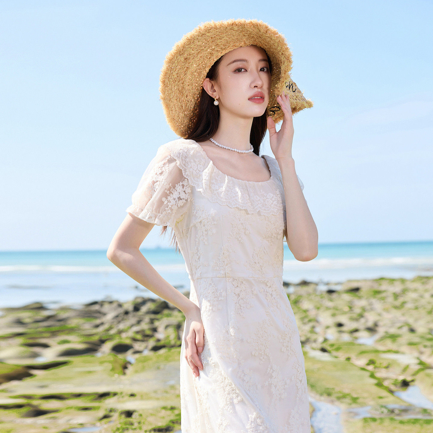 若潮大码女装2026夏季新款方领连衣裙收腰绣花长裙显瘦微胖MM