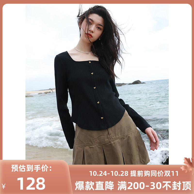 三彩大码女装2023春季新款黑色坑条T恤爱心扣方领上衣胖MM显瘦属于什么档次？
