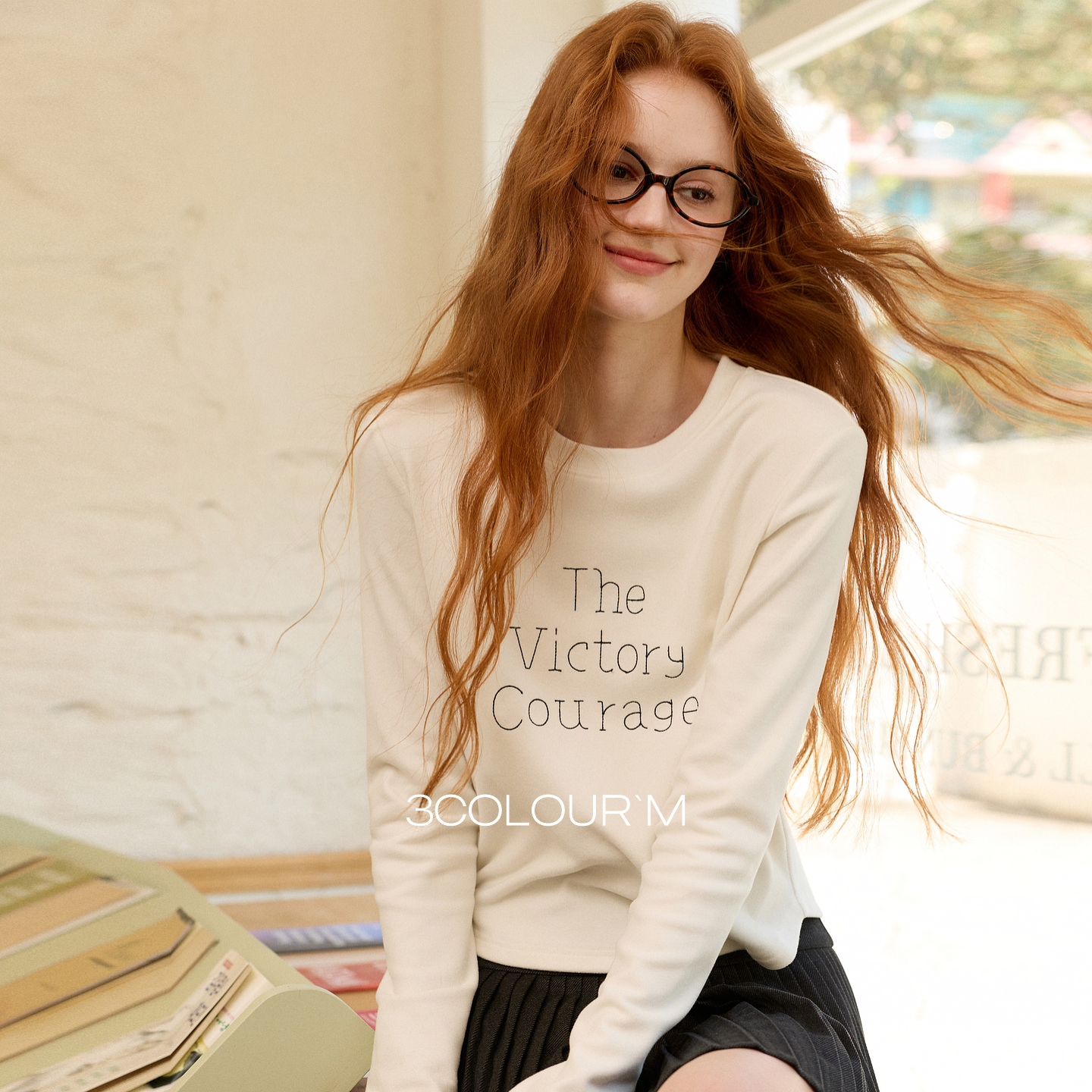 三彩2025冬季新款字母绣花磨毛T恤圆领长袖短款上衣套头衫叠穿M