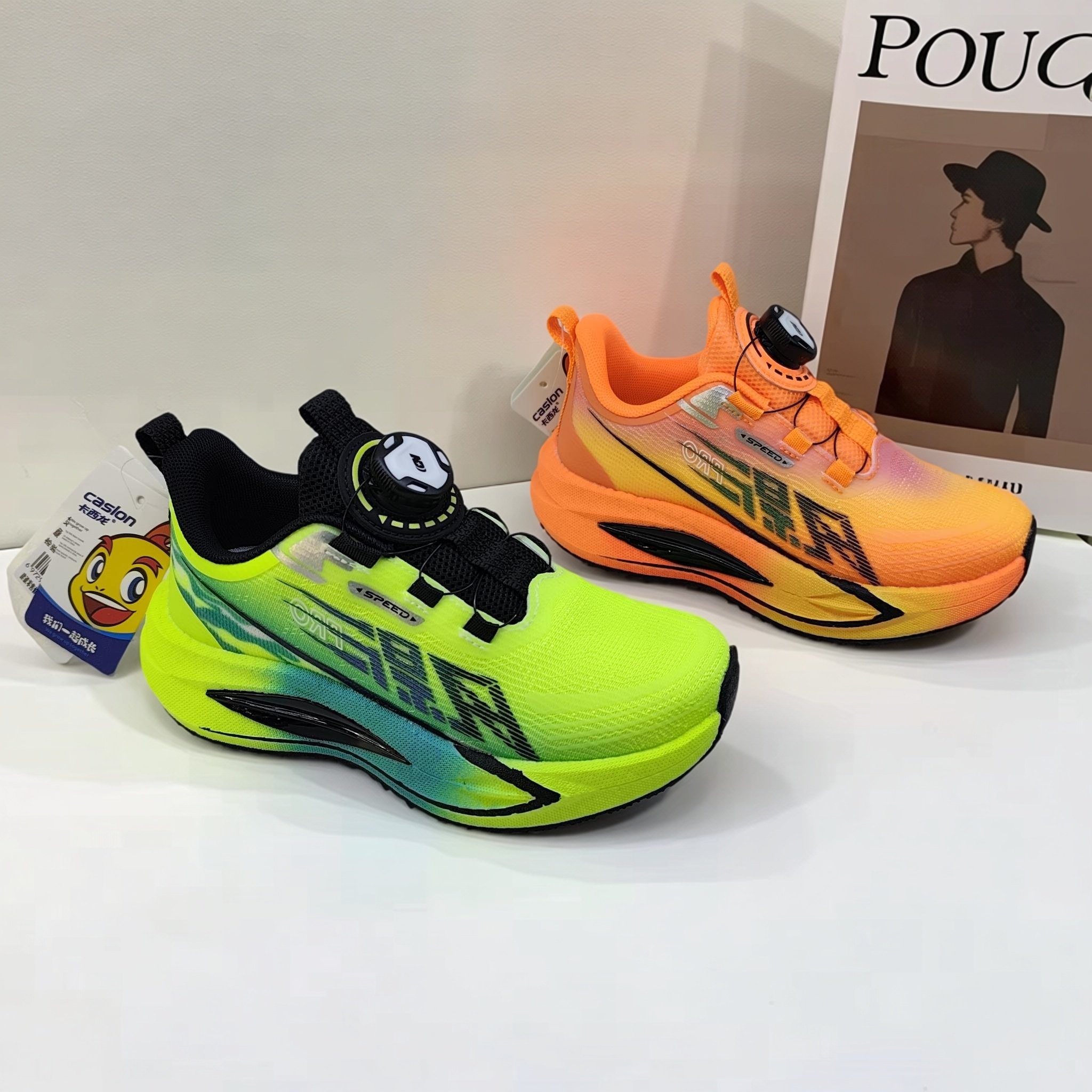 2026年春季新款男童运动鞋超轻透气跑步鞋小学生旋转纽扣彩色潮鞋