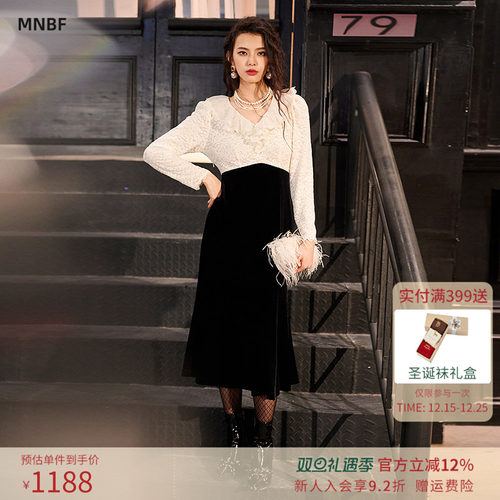 曼诺比菲商场同款2025冬季磨毛蕾丝拼接V领丝绒连衣裙SGEL146218