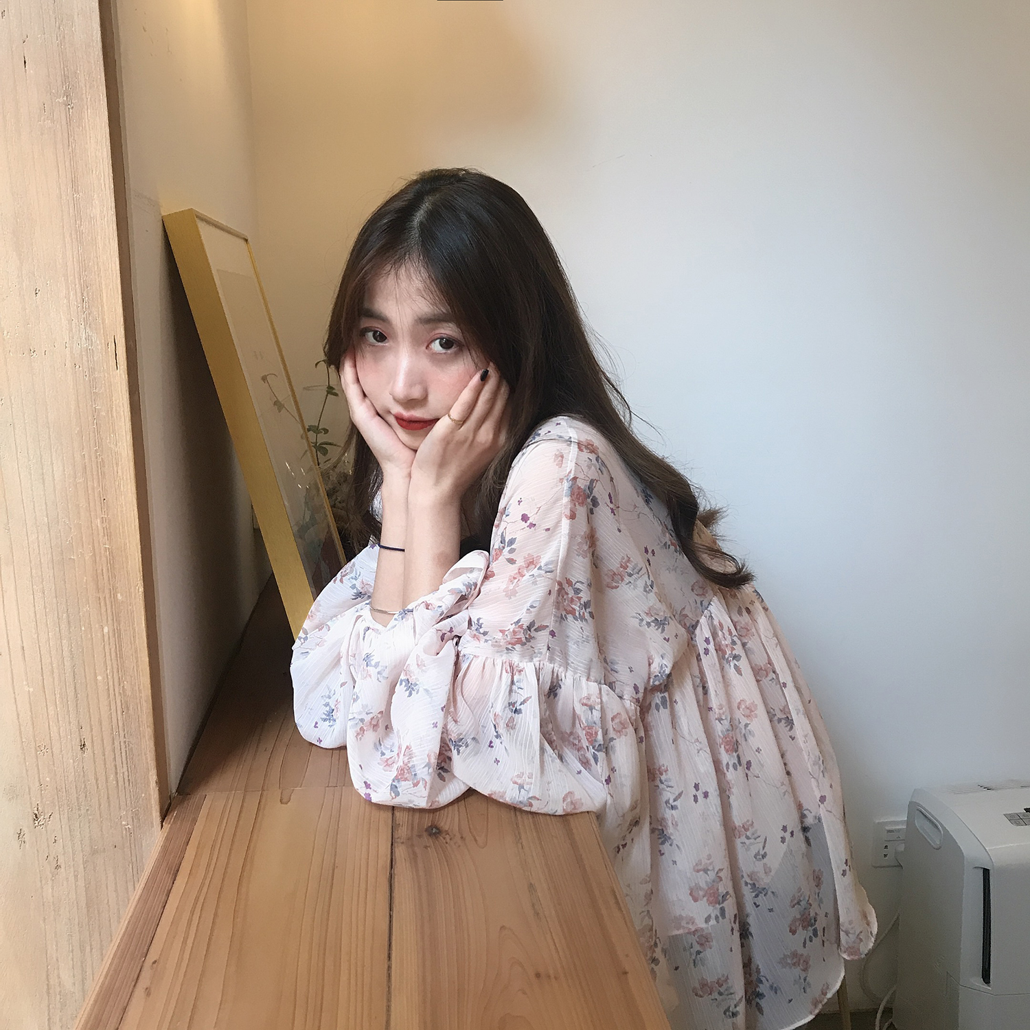 11-06新券kumayes 2019粉色碎花上衣女前短后长两件套洋气灯笼袖雪纺衫长袖