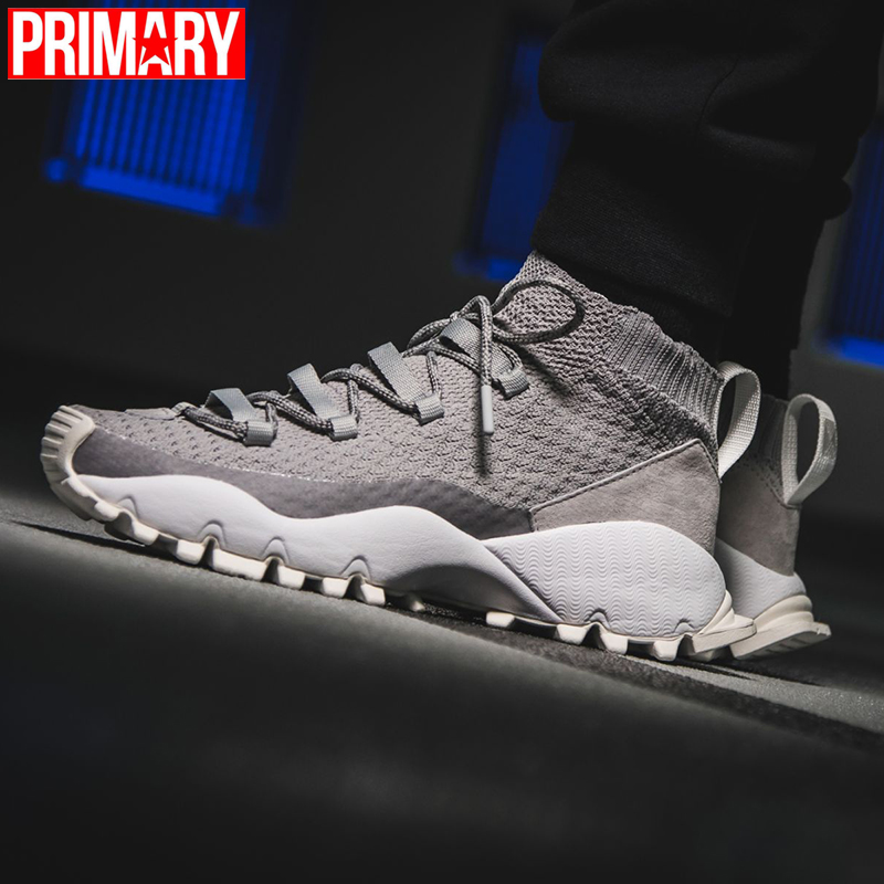 adidas三叶草男鞋休闲跑鞋