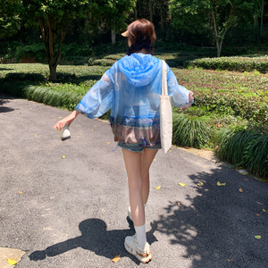 2026新款夏季时髦风景印花防晒衣女设计款宽松显瘦连帽轻薄外套潮图片