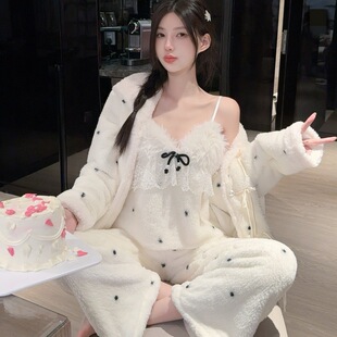 三件套秋冬可爱法兰绒睡衣女套装新款可外穿家居服盘扣国风新中式