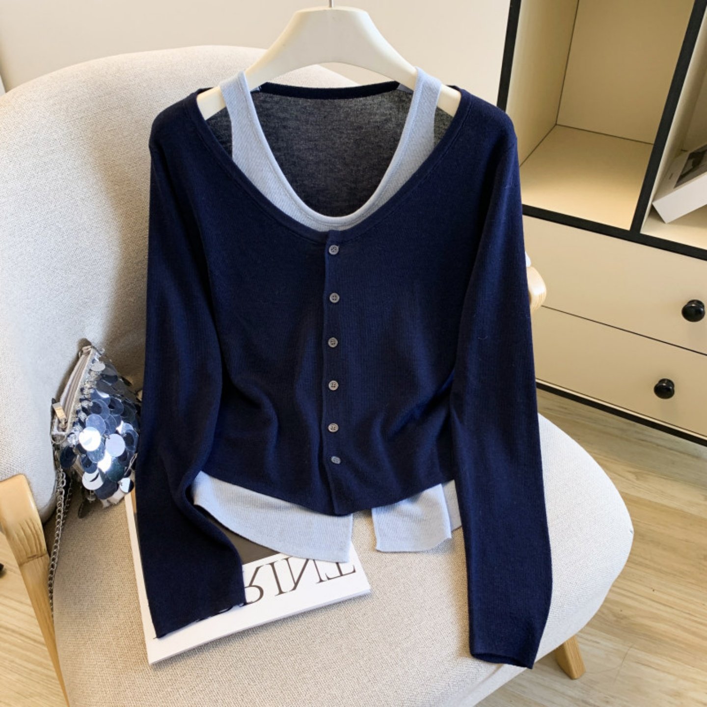 韩系撞色假两件吊带长袖针织衫女2026春季新款气质显瘦别致上衣潮,女装/女士精品,毛针织衫,淘宝优惠券,粉丝福利购,淘宝优惠卷