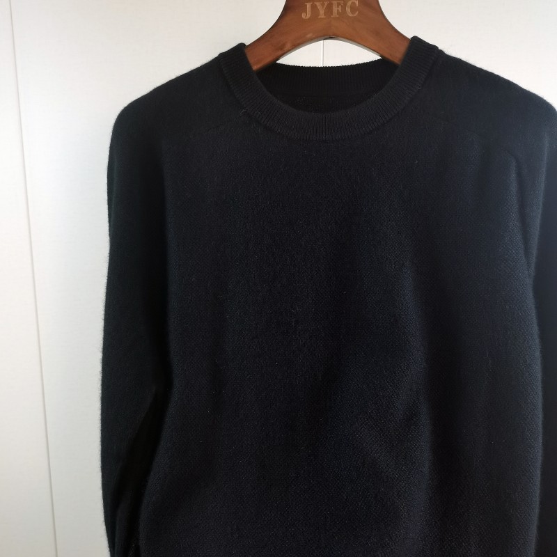 时尚百搭圆领长袖羊绒衫女